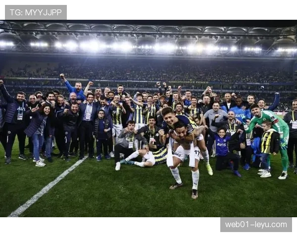 土超德比激战：劲敌对决，激情四射！